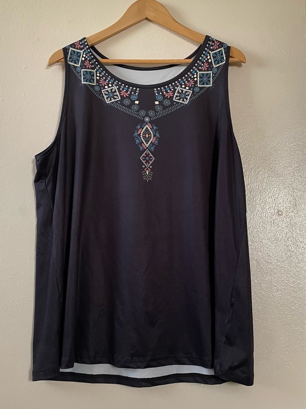 Women's Black Embroidered Sleeveless Tank Top